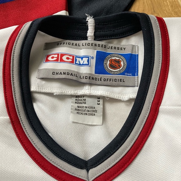 NHL CCM "Vancouver Canucks" White Orca Men's Hockey Jersey - Picture 8 of 8